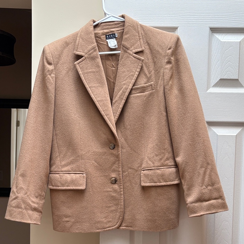 Kors
Michael Kors 100% Camel Hair Blazer Jacket 14 Vintage EUC fits 6-8